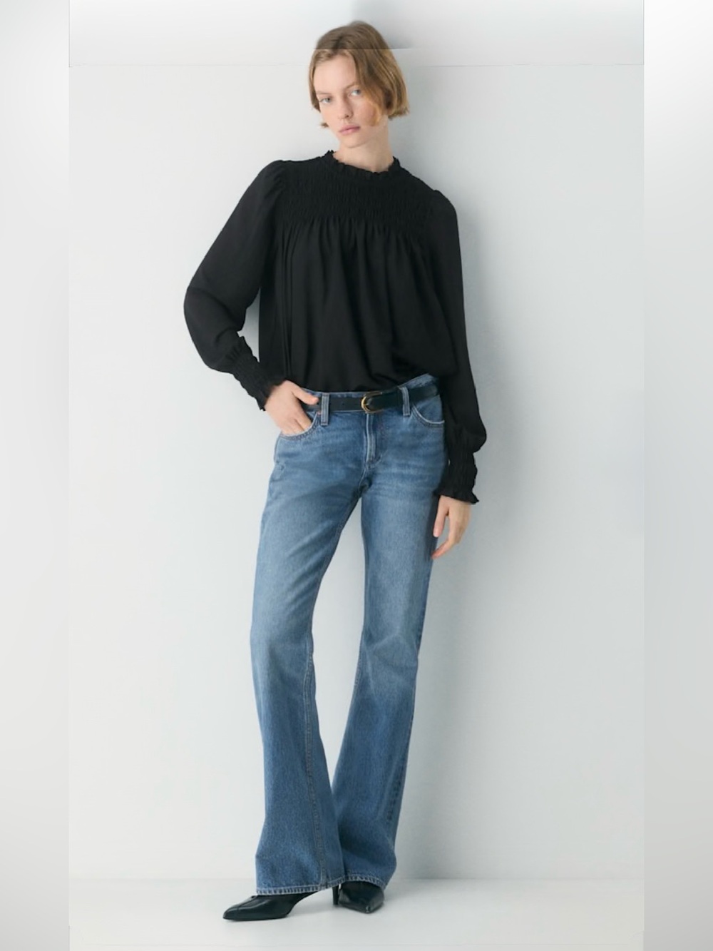 Aritzia Wilfred Compose top blouse. Size XS.
